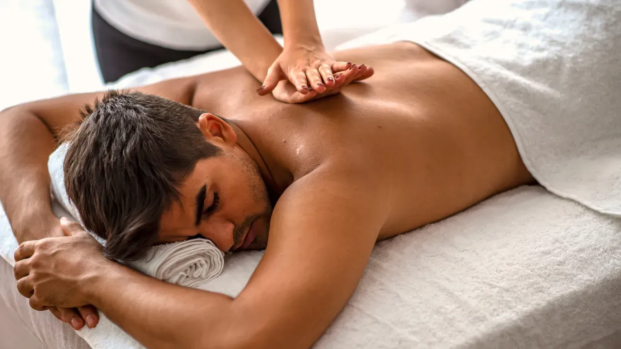 Broad forearm movements used in Lomi-Lomi massage